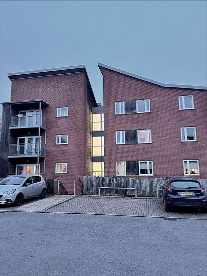 8 Charlotte House, Reigate